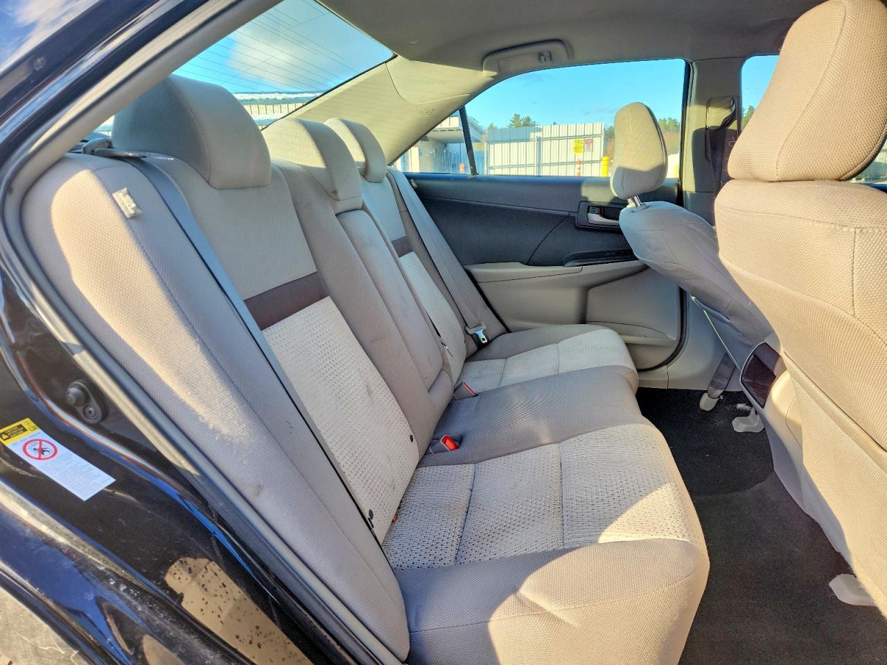 2014 TOYOTA CAMRY L photo 10