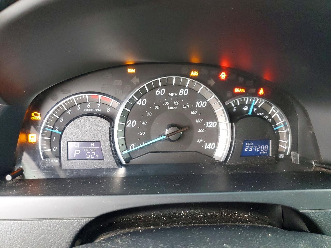 2013 TOYOTA CAMRY L photo 17