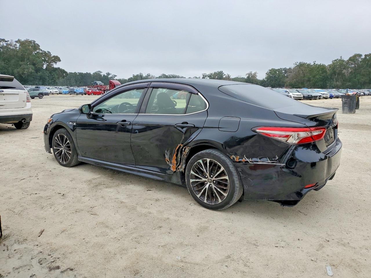 2018 TOYOTA CAMRY L photo 2