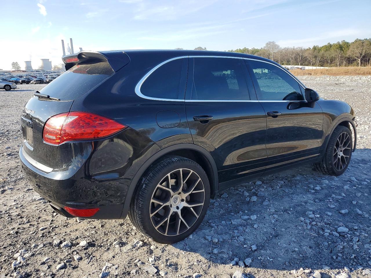 2013 PORSCHE CAYENNE photo 3