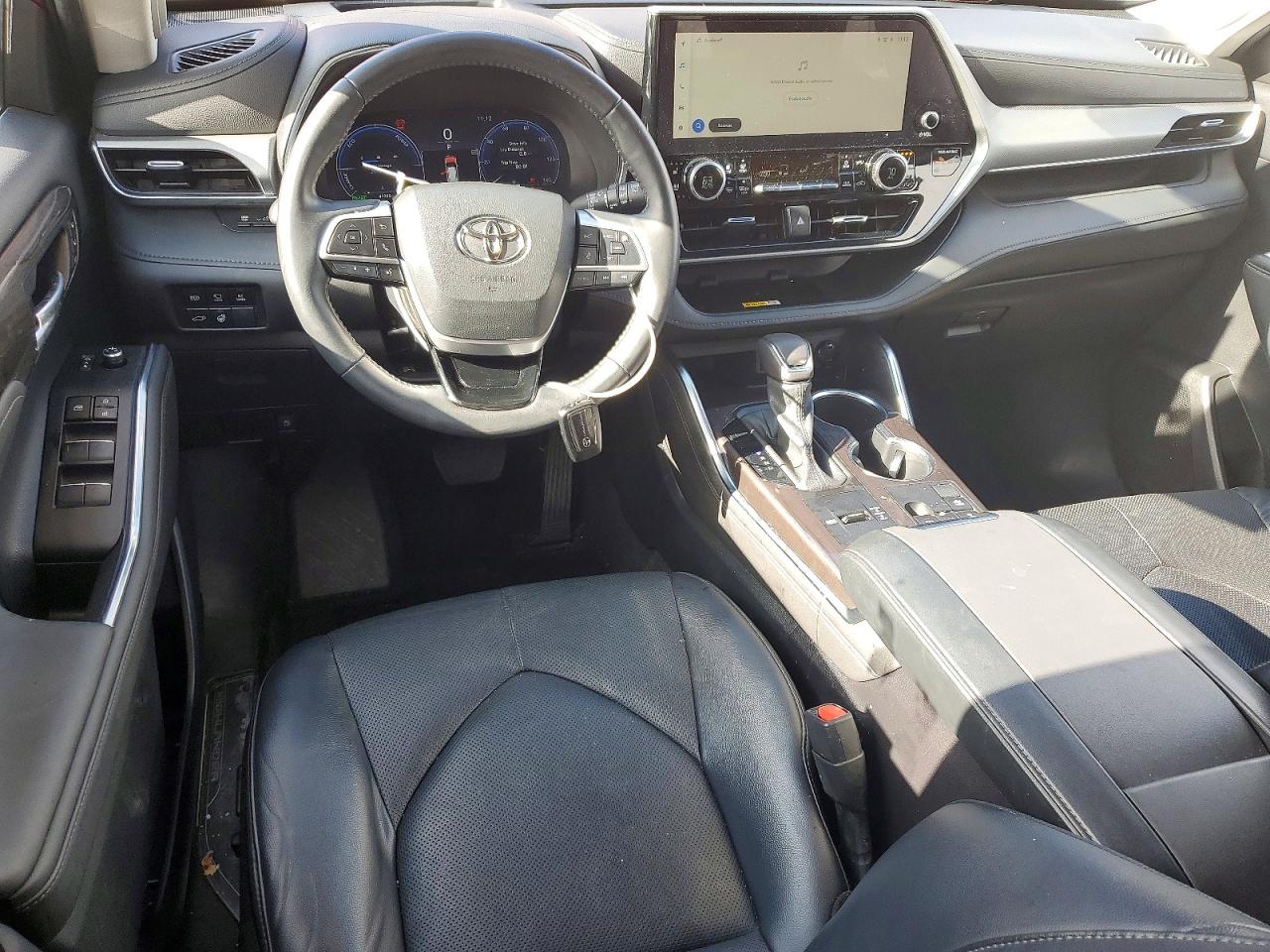 2023 TOYOTA HIGHLANDER HYBRID PLATINUM photo 8