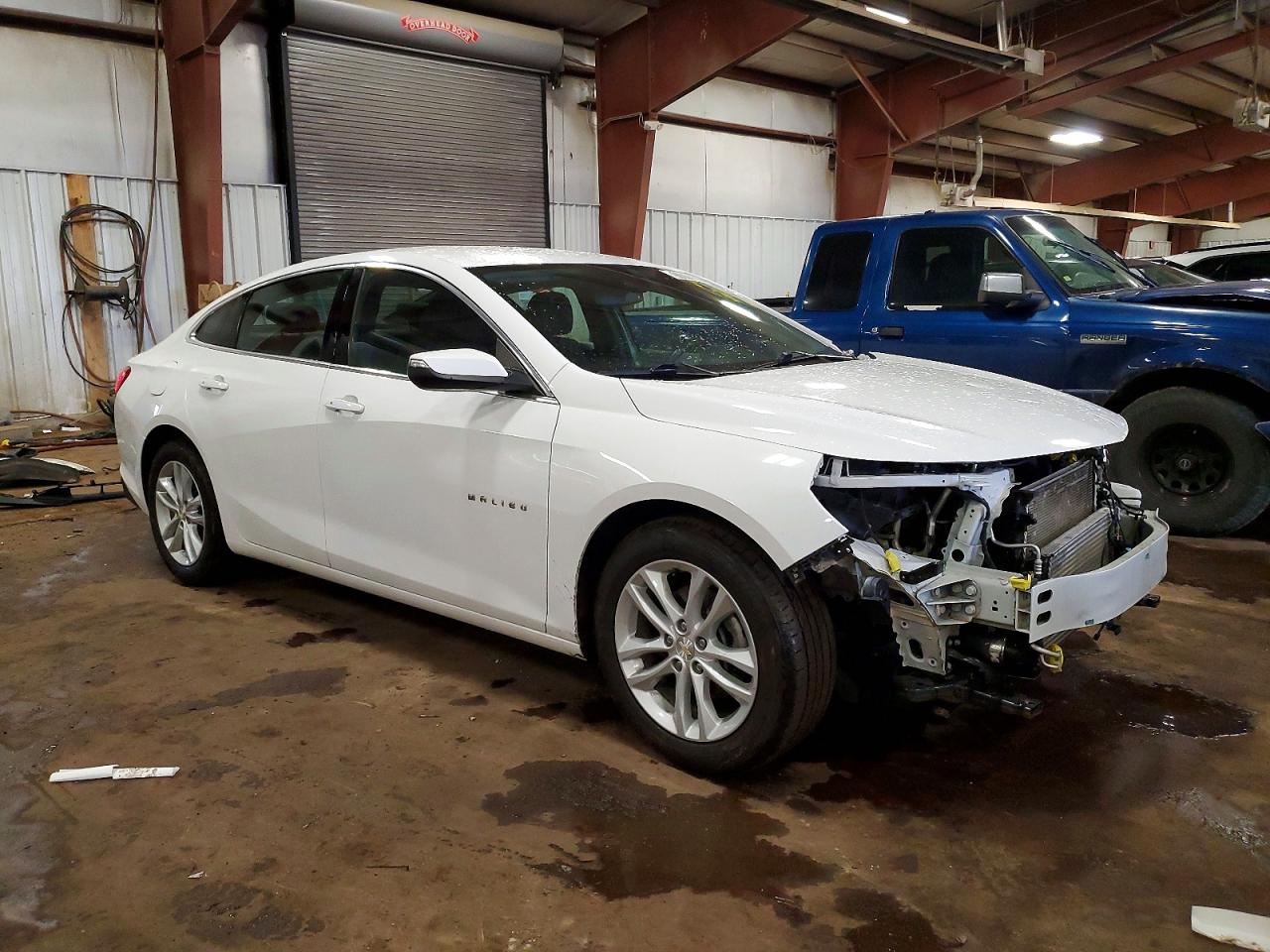2018 CHEVROLET MALIBU LT photo 4