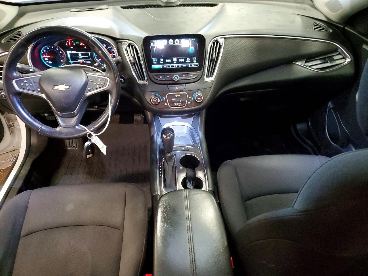 2018 CHEVROLET MALIBU LT photo 8