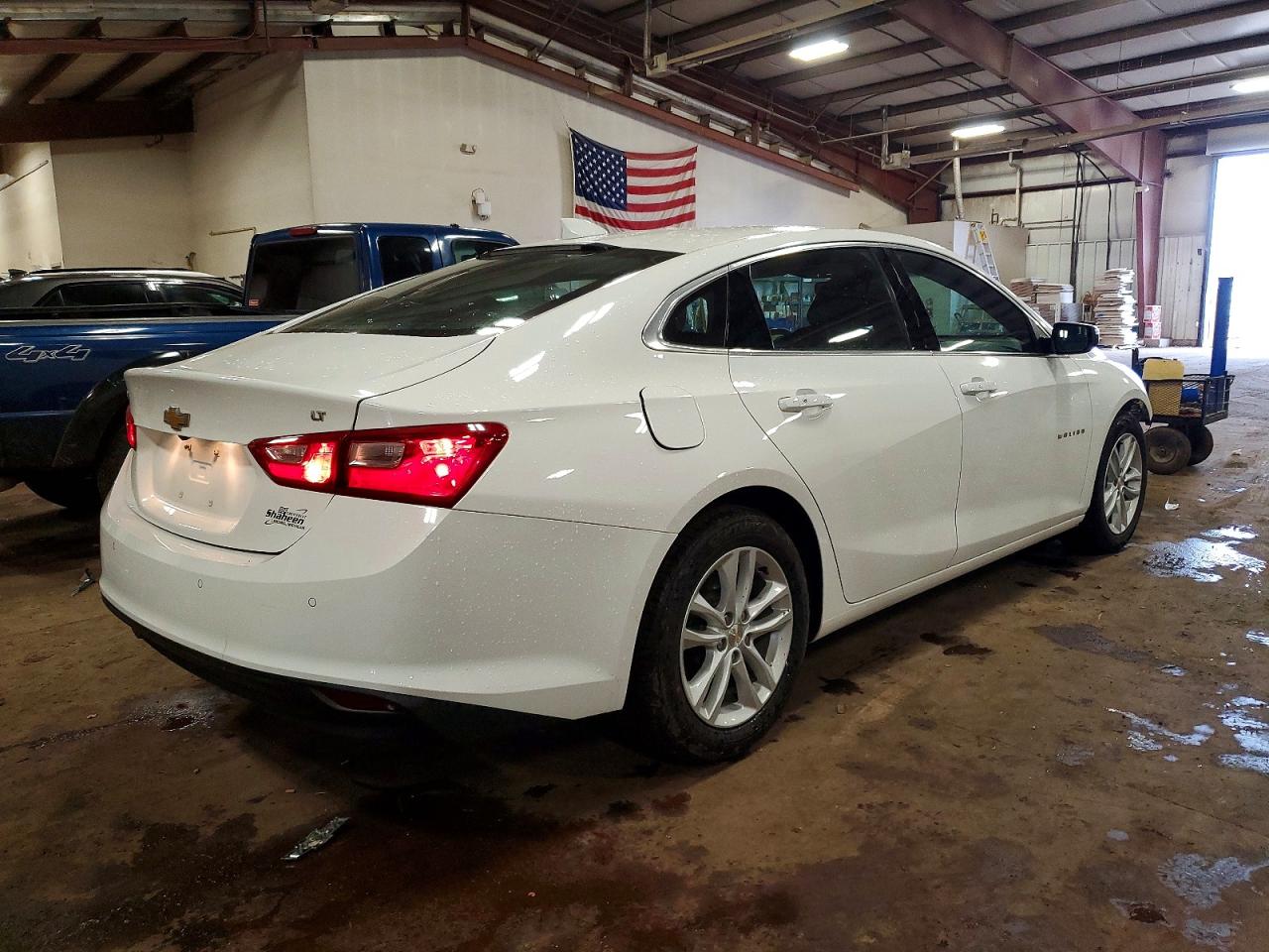 2018 CHEVROLET MALIBU LT photo 3