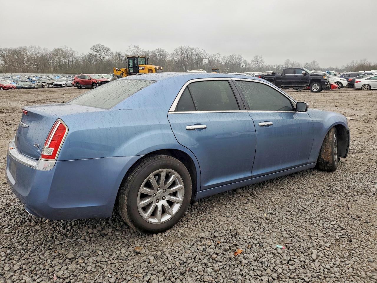 2011 CHRYSLER 300C photo 3