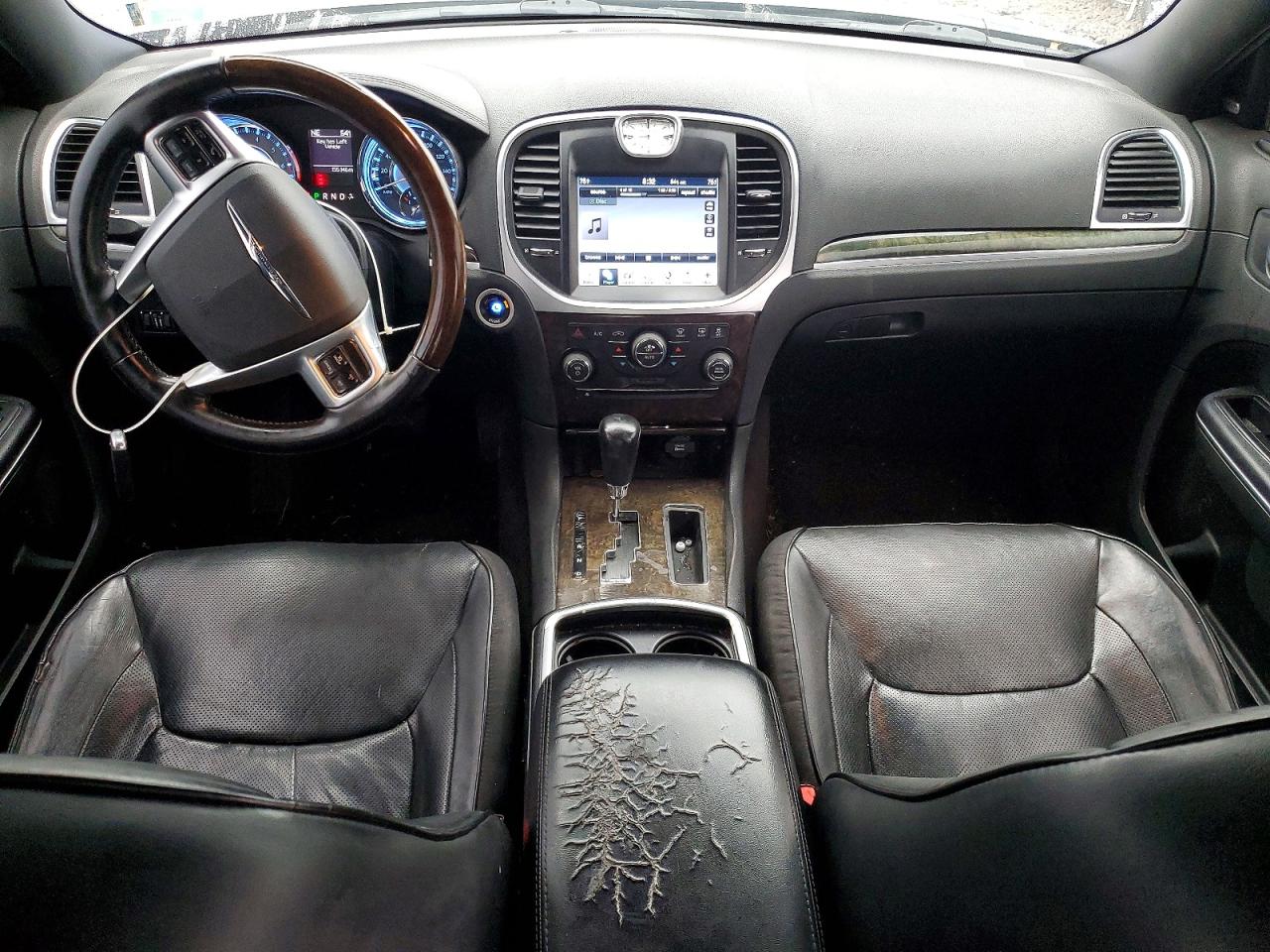 2011 CHRYSLER 300C photo 8