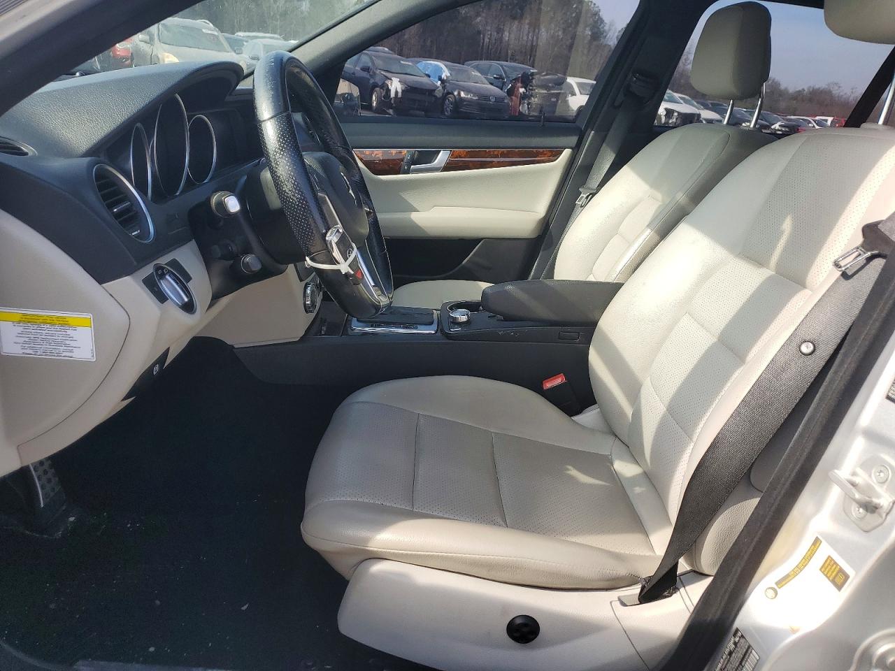 2013 MERCEDES-BENZ C 250 photo 7