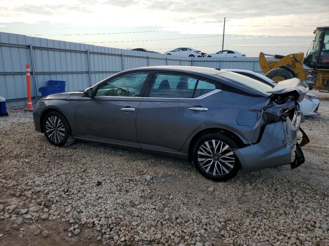 2025 NISSAN ALTIMA SV photo 2