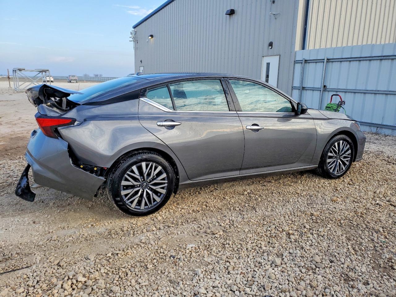 2025 NISSAN ALTIMA SV photo 3