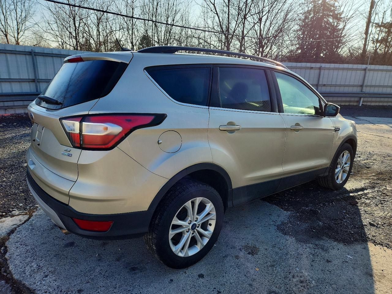 2018 FORD ESCAPE SE photo 3