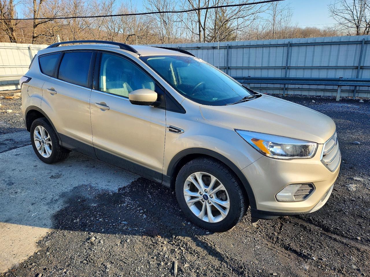 2018 FORD ESCAPE SE photo 4