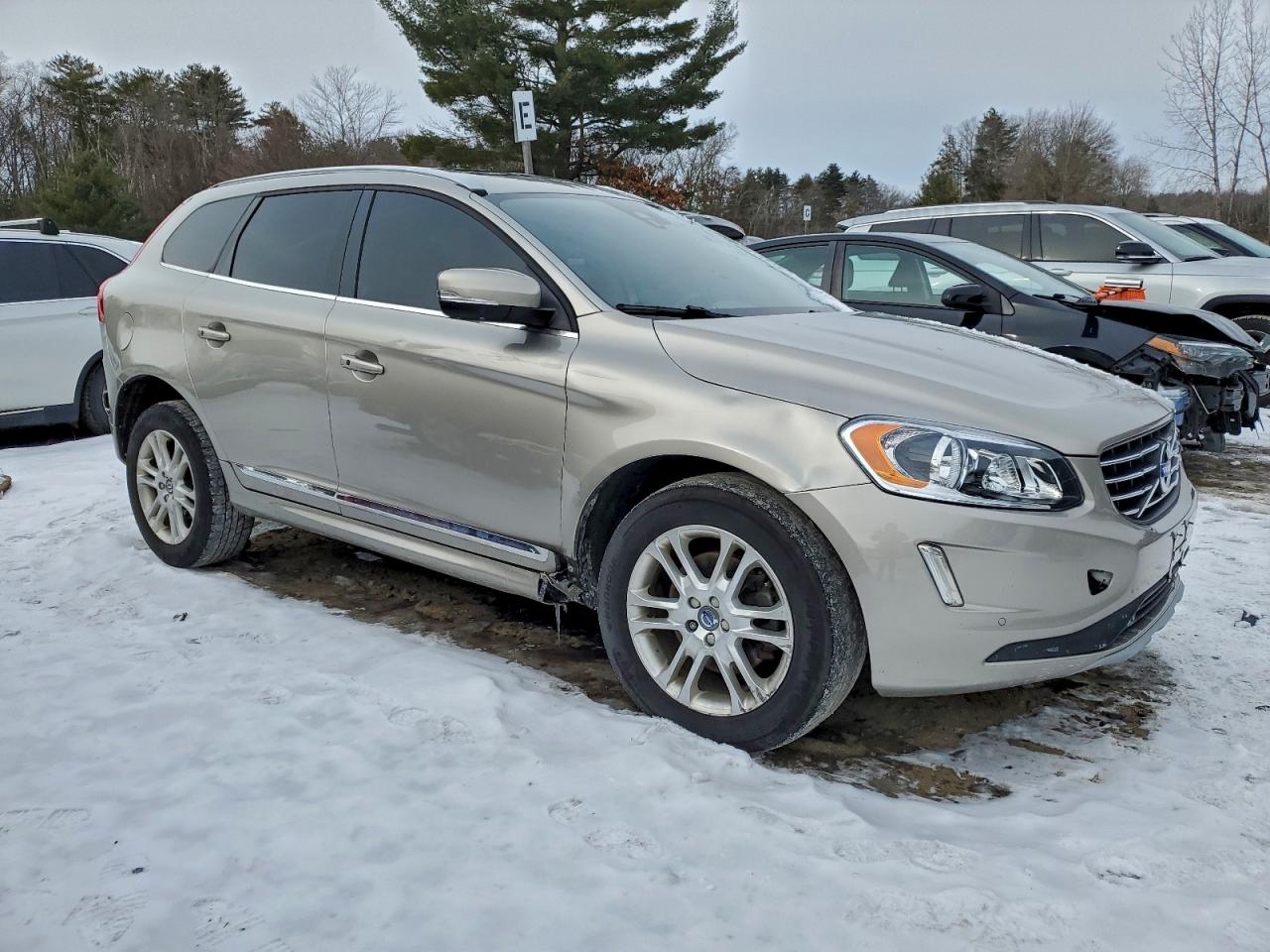 2016 VOLVO XC60 T5 PREMIER photo 4