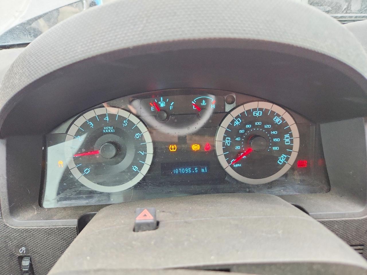 2010 FORD ESCAPE photo 9