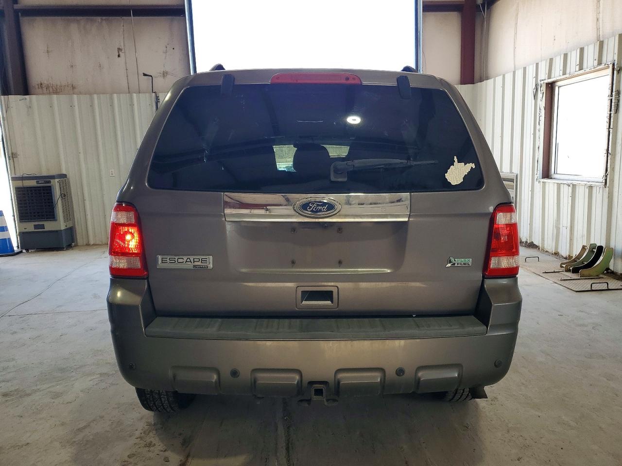 2010 FORD ESCAPE photo 6