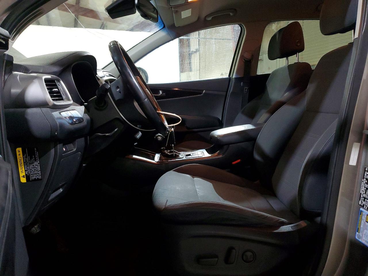 2017 KIA SORENTO LX photo 7