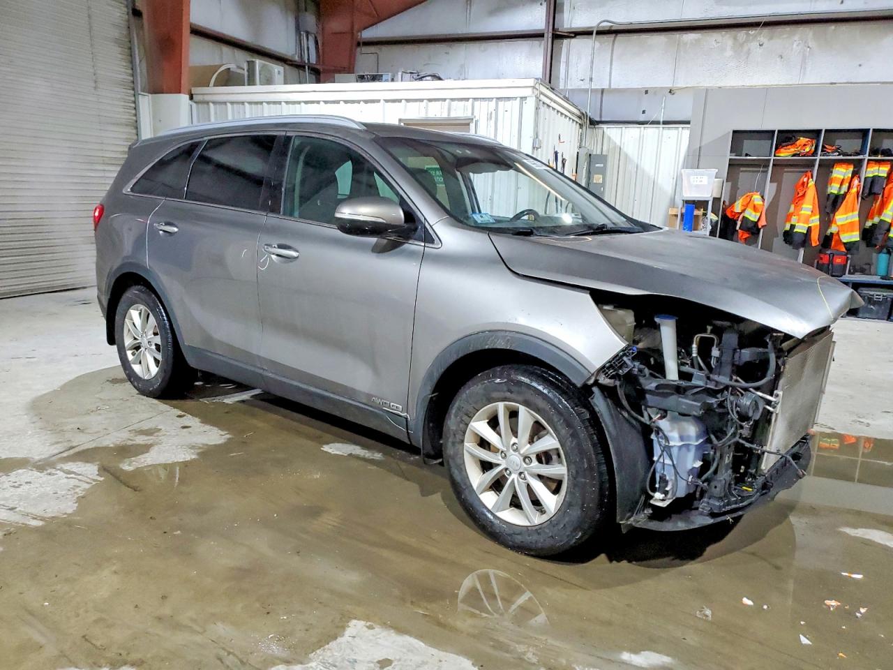 2017 KIA SORENTO LX photo 4