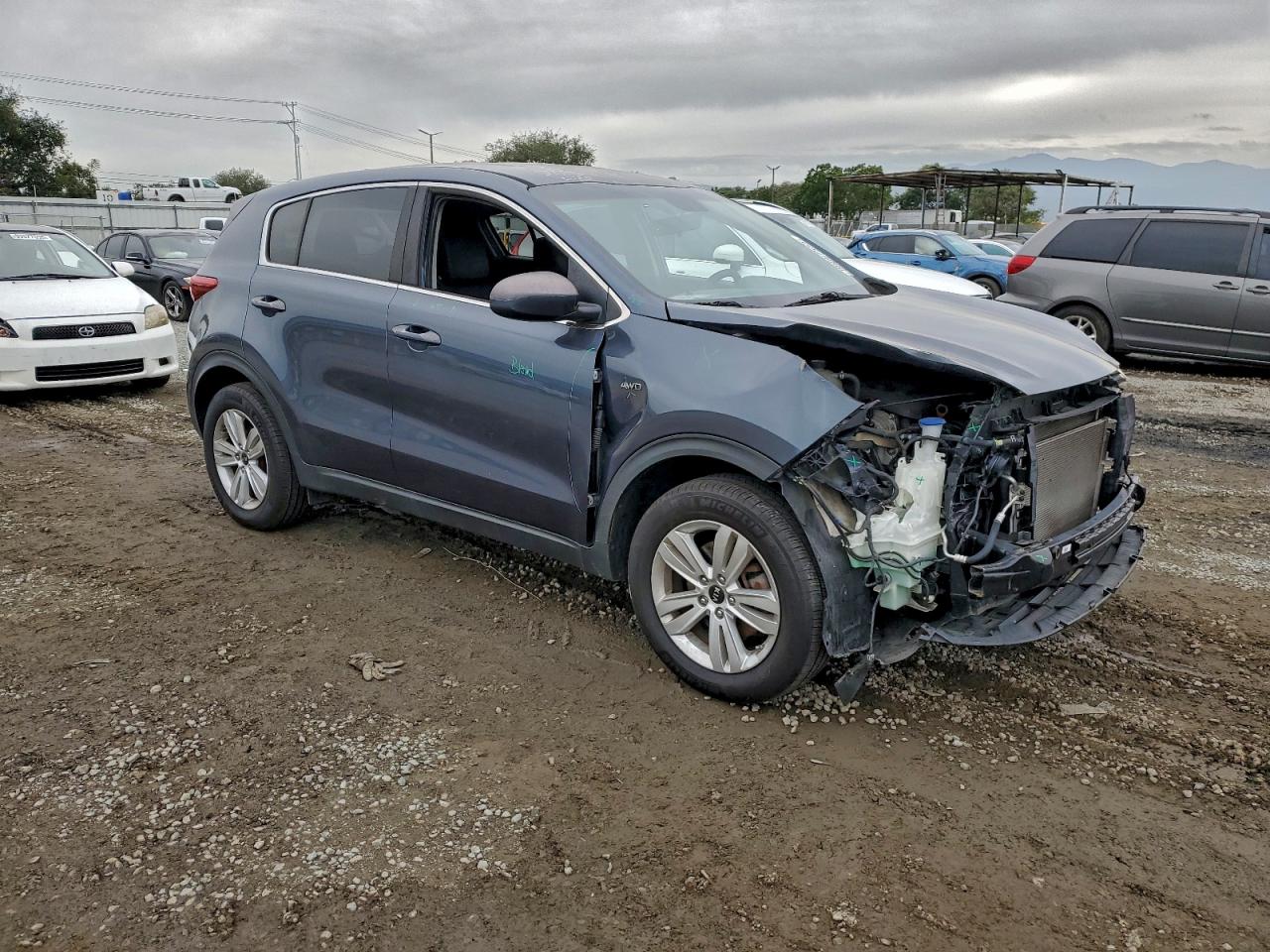 2017 KIA SPORTAGE LX photo 4