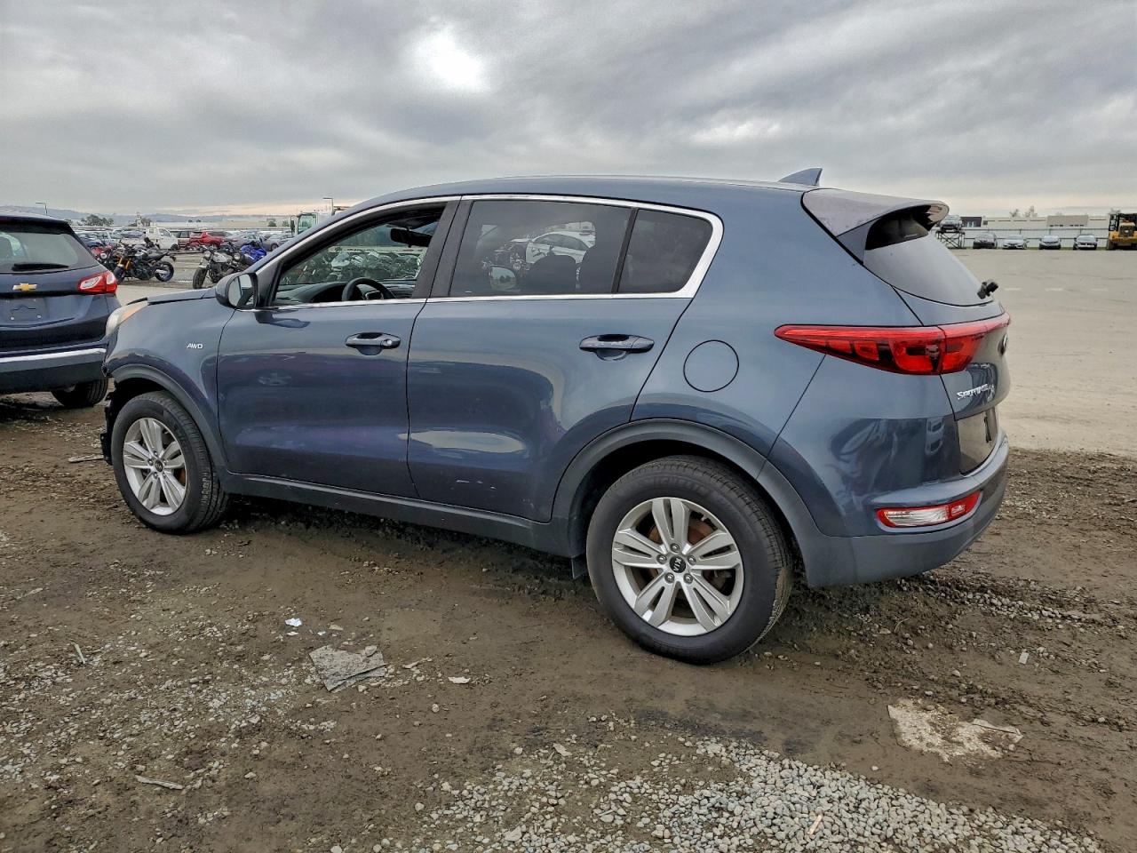 2017 KIA SPORTAGE LX photo 2