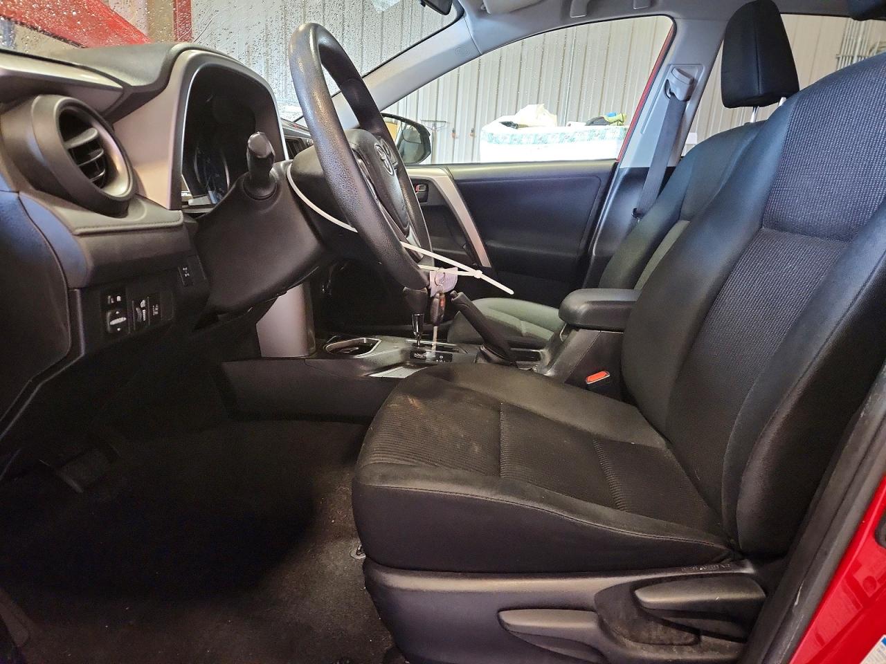 2017 TOYOTA RAV4 LE photo 7