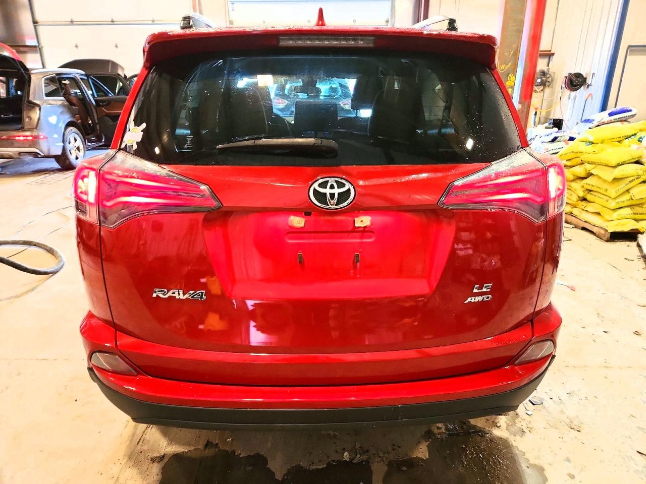 2017 TOYOTA RAV4 LE photo 6