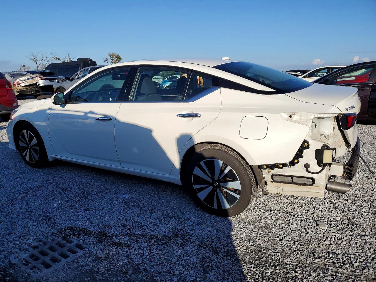 2019 NISSAN ALTIMA SV photo 2