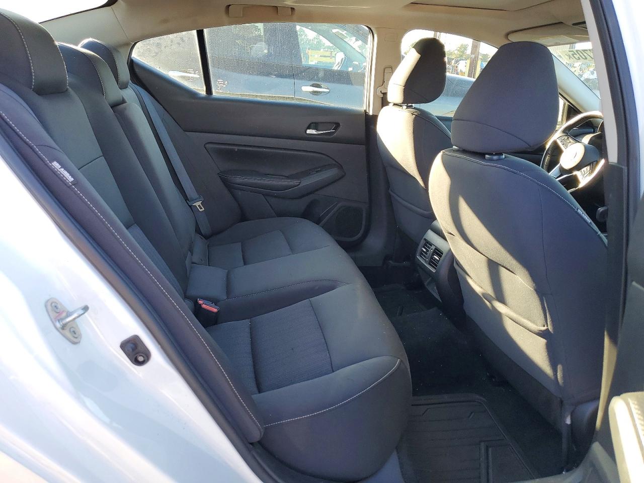 2019 NISSAN ALTIMA SV photo 10