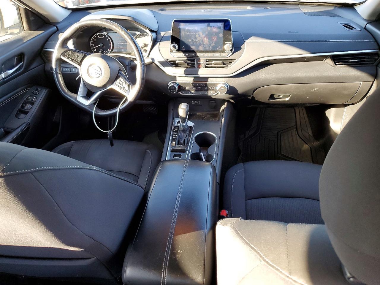 2019 NISSAN ALTIMA SV photo 8