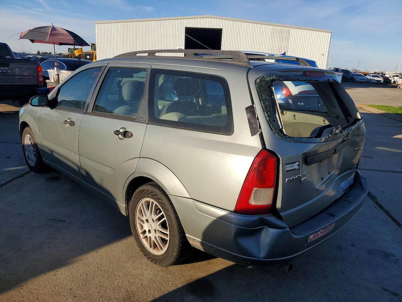 2005 FORD FOCUS ZXW photo 2