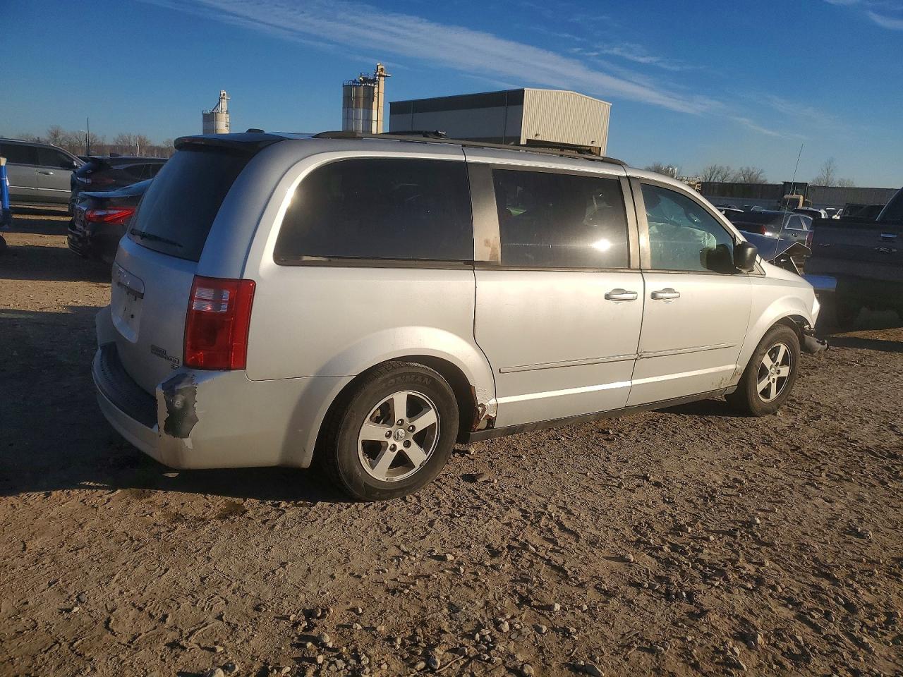 2010 DODGE GRAND CARAVAN SE photo 3