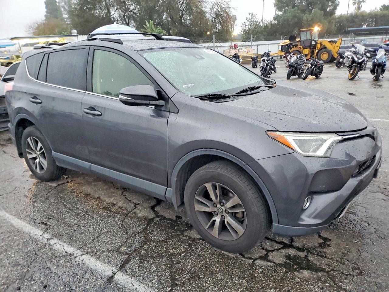 2018 TOYOTA RAV4 ADVENTURE photo 4