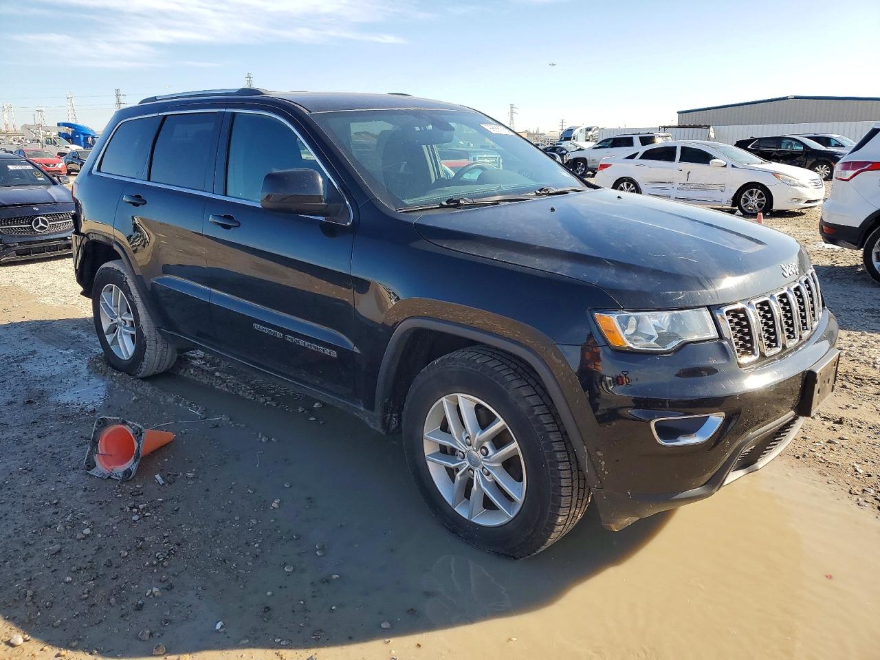 2018 JEEP GRAND CHEROKEE LAREDO photo 4