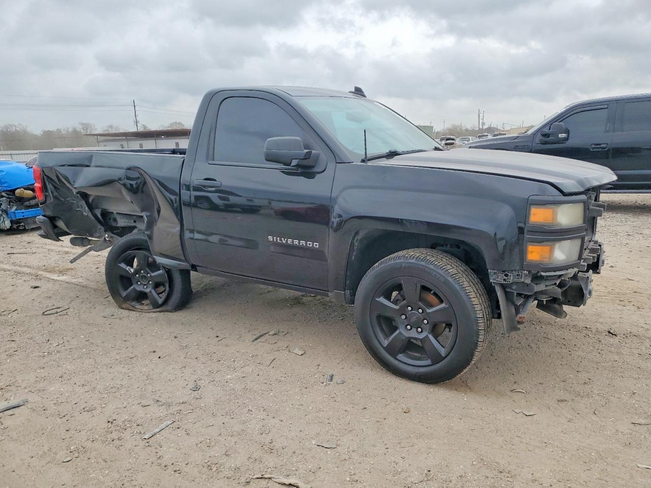 2015 CHEVROLET SILVERADO C1500 photo 4