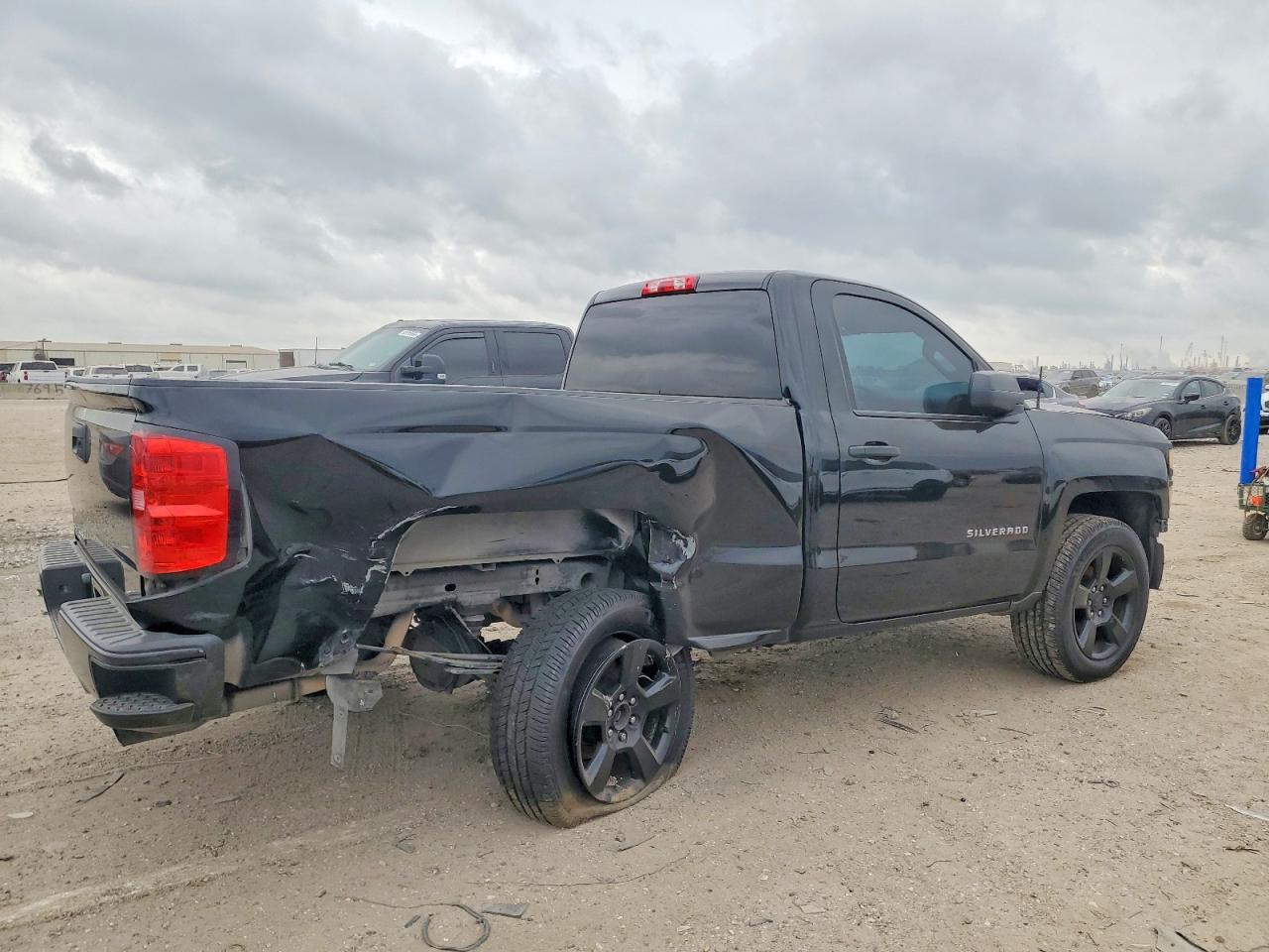 2015 CHEVROLET SILVERADO C1500 photo 3