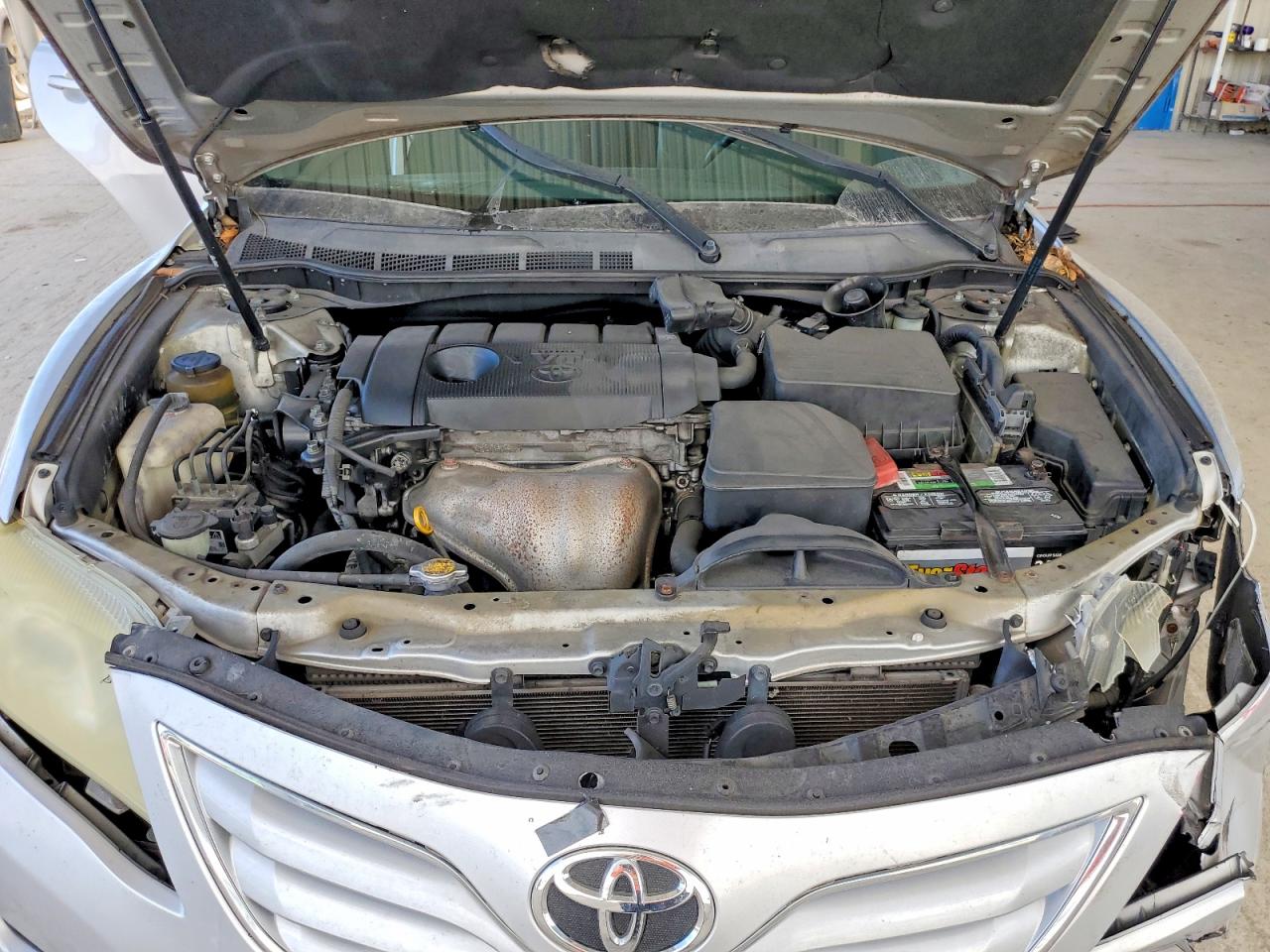 2011 TOYOTA CAMRY BASE photo 11