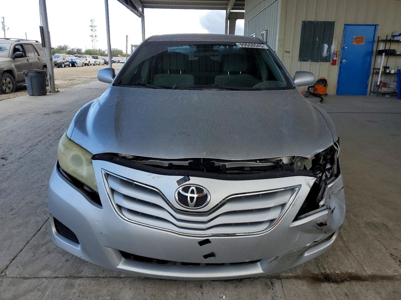 2011 TOYOTA CAMRY BASE photo 5