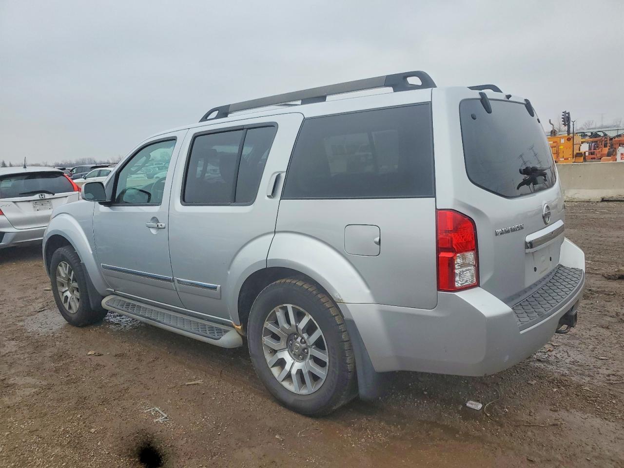 2010 NISSAN PATHFINDER S photo 2