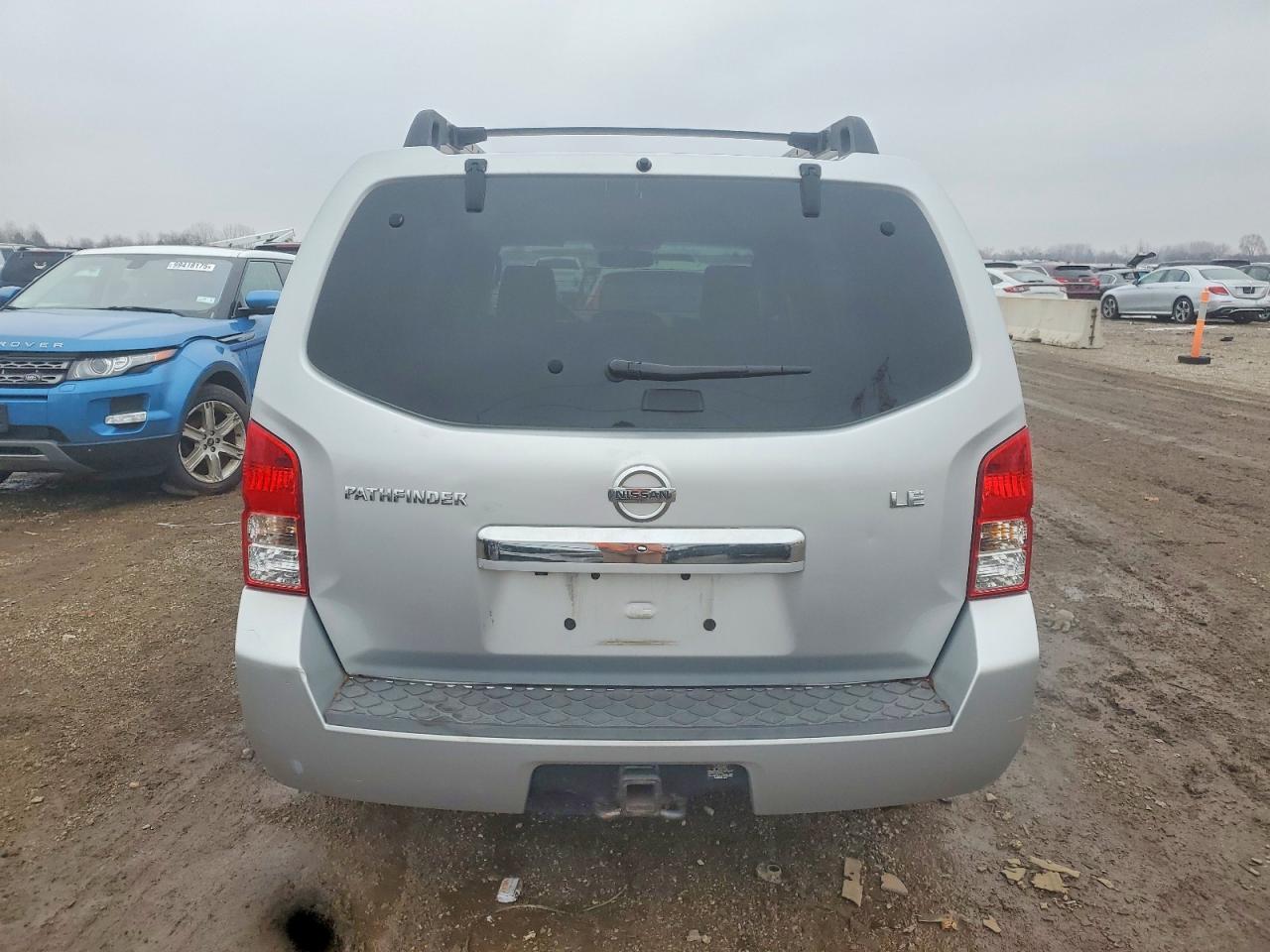 2010 NISSAN PATHFINDER S photo 6