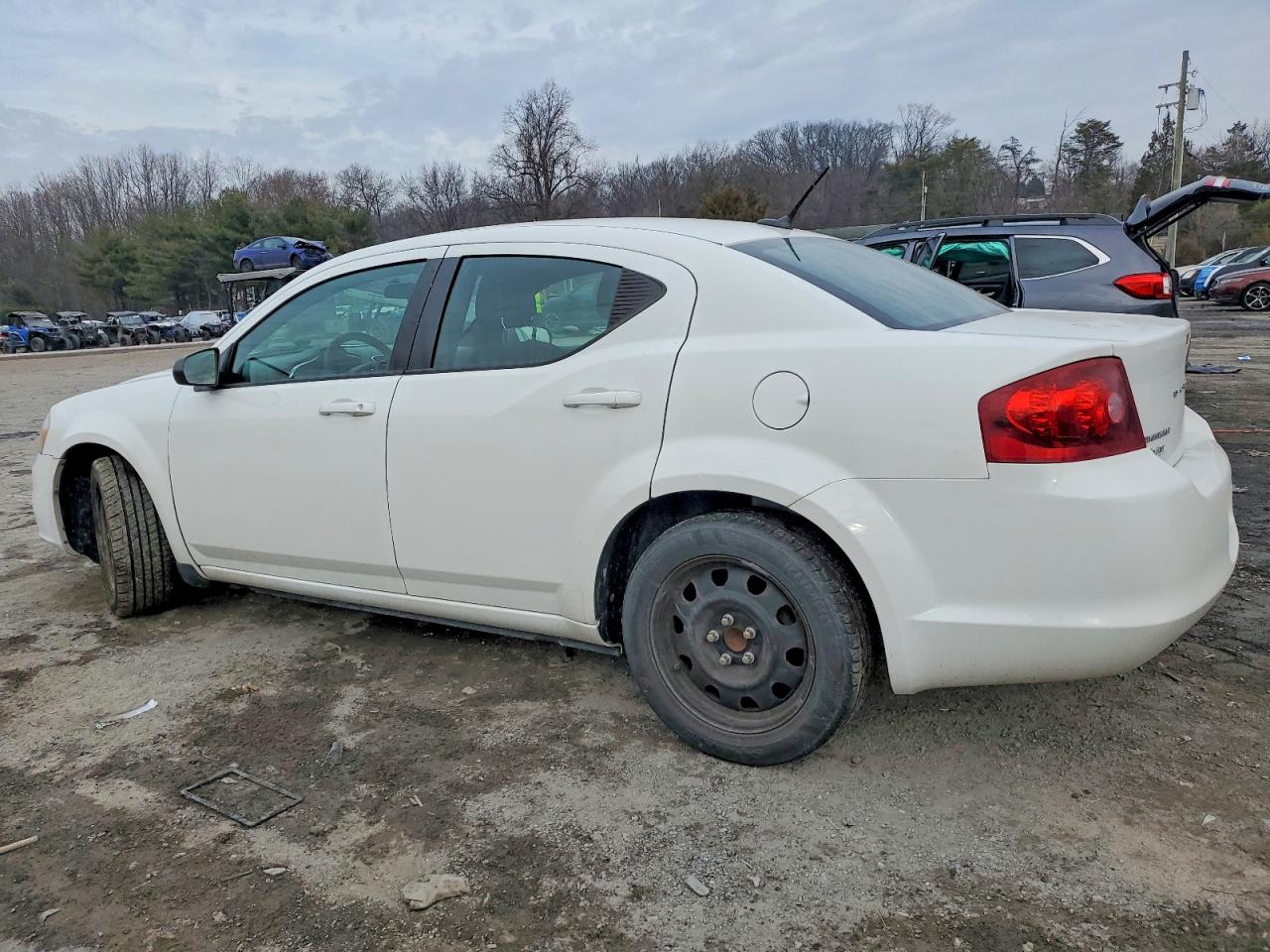 2014 DODGE AVENGER SE photo 2