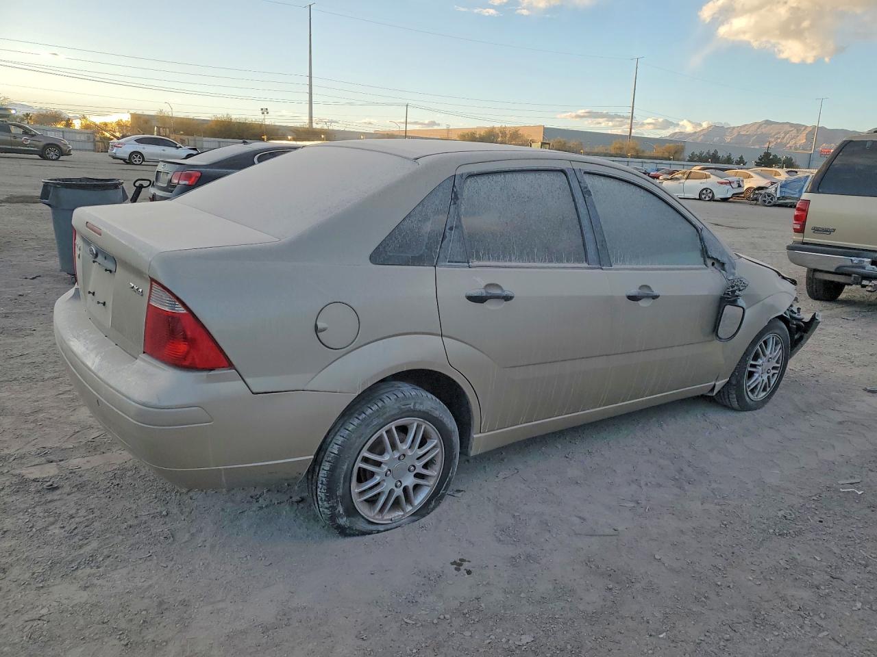 2006 FORD FOCUS ZX4 photo 3