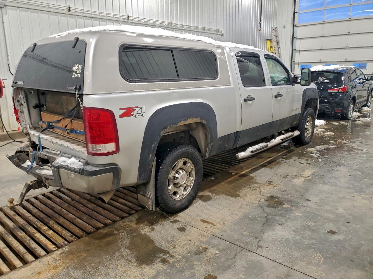 2010 GMC SIERRA K2500 SLE photo 3