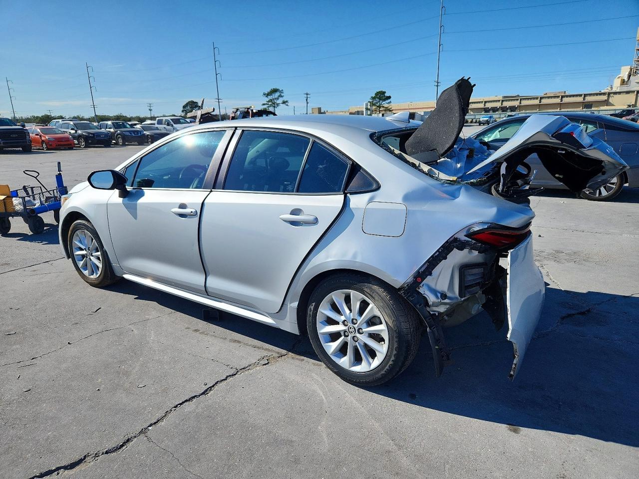 2020 TOYOTA COROLLA LE photo 2