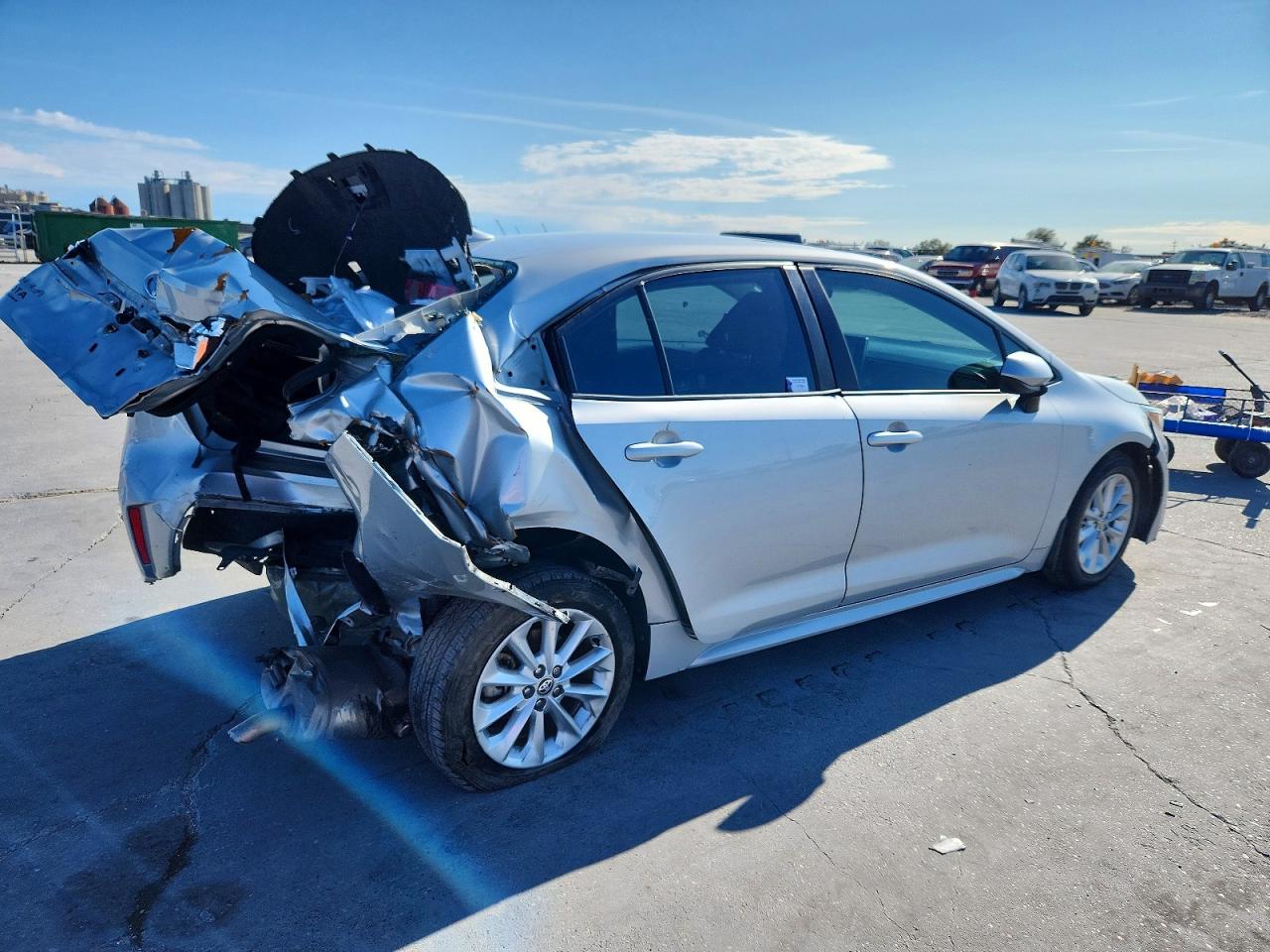 2020 TOYOTA COROLLA LE photo 3