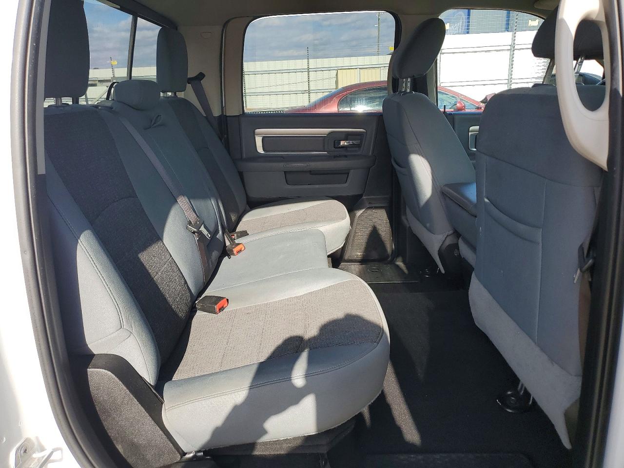 2019 RAM 1500 CLASSIC SLT photo 19