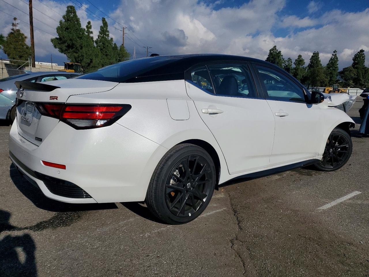 2025 NISSAN SENTRA SR photo 3