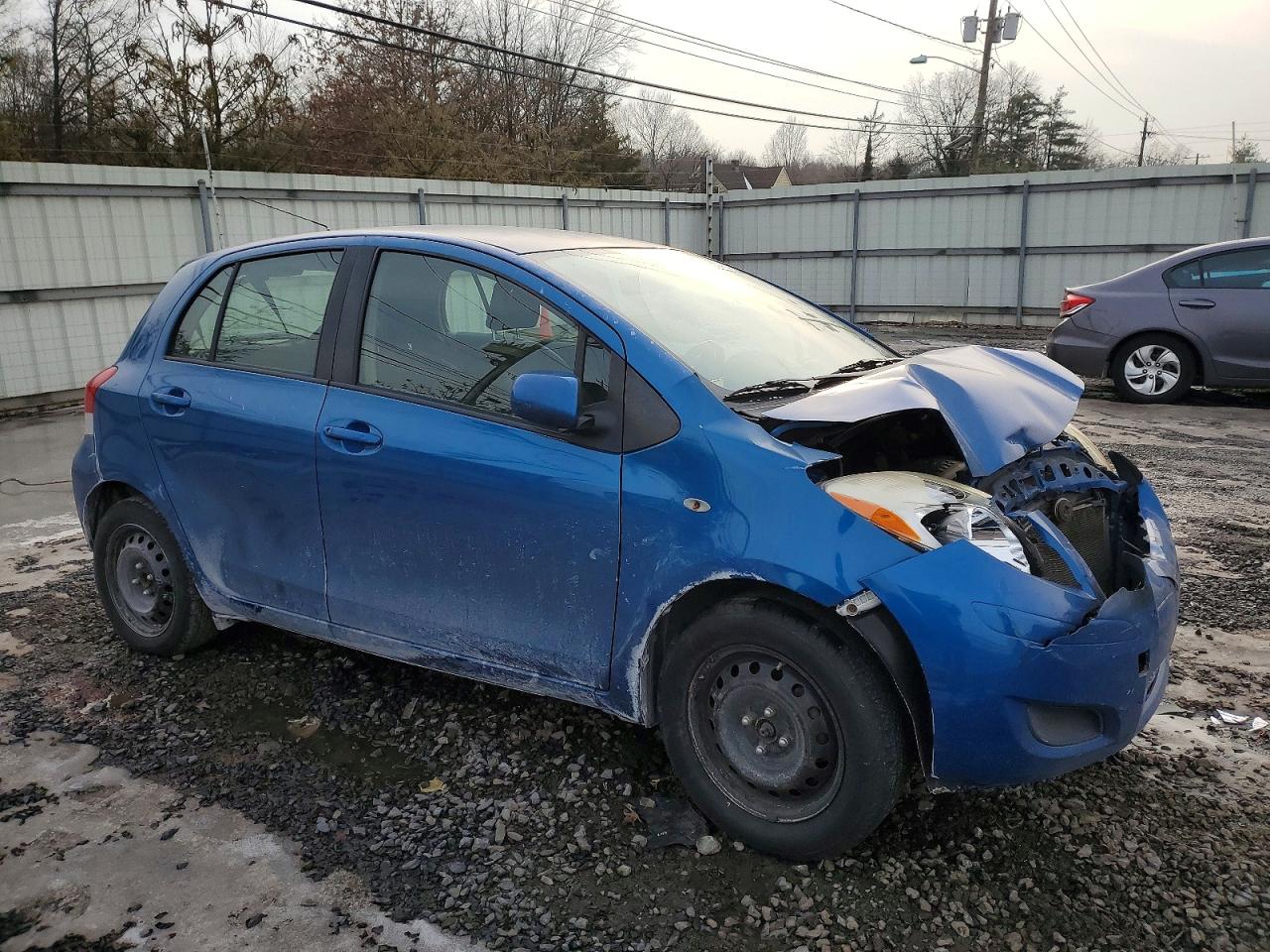 2010 TOYOTA YARIS photo 4
