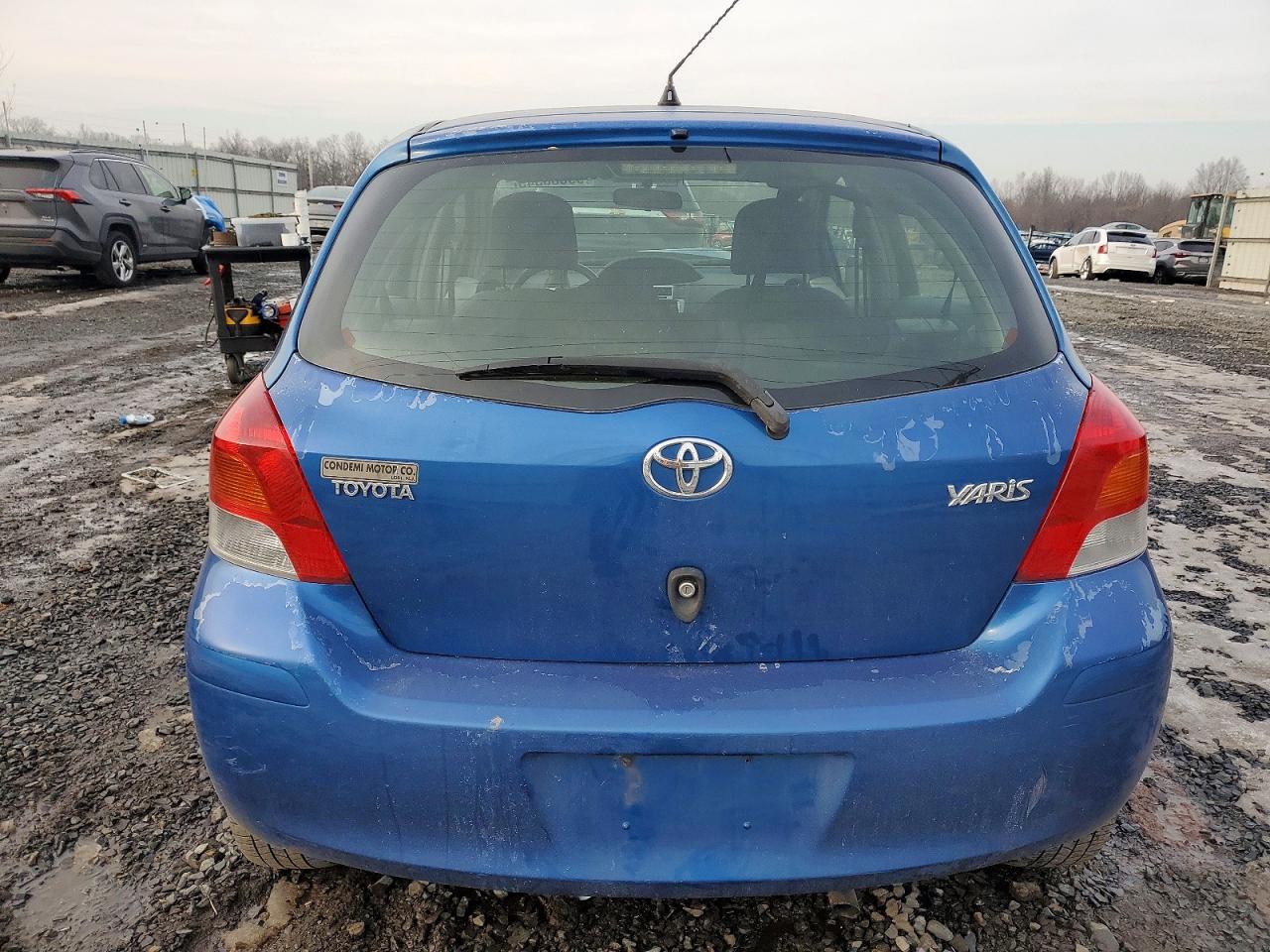 2010 TOYOTA YARIS photo 6
