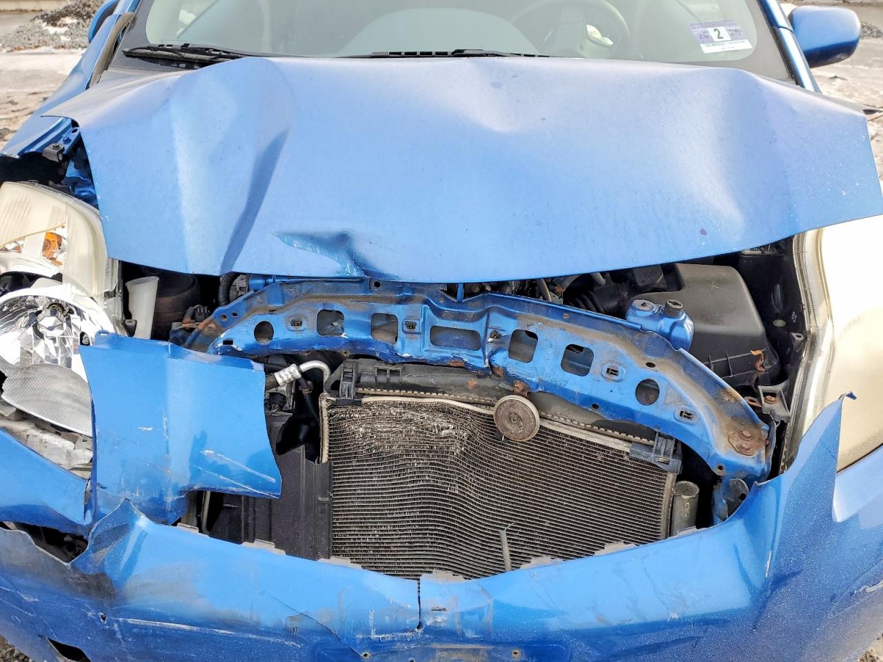 2010 TOYOTA YARIS photo 11
