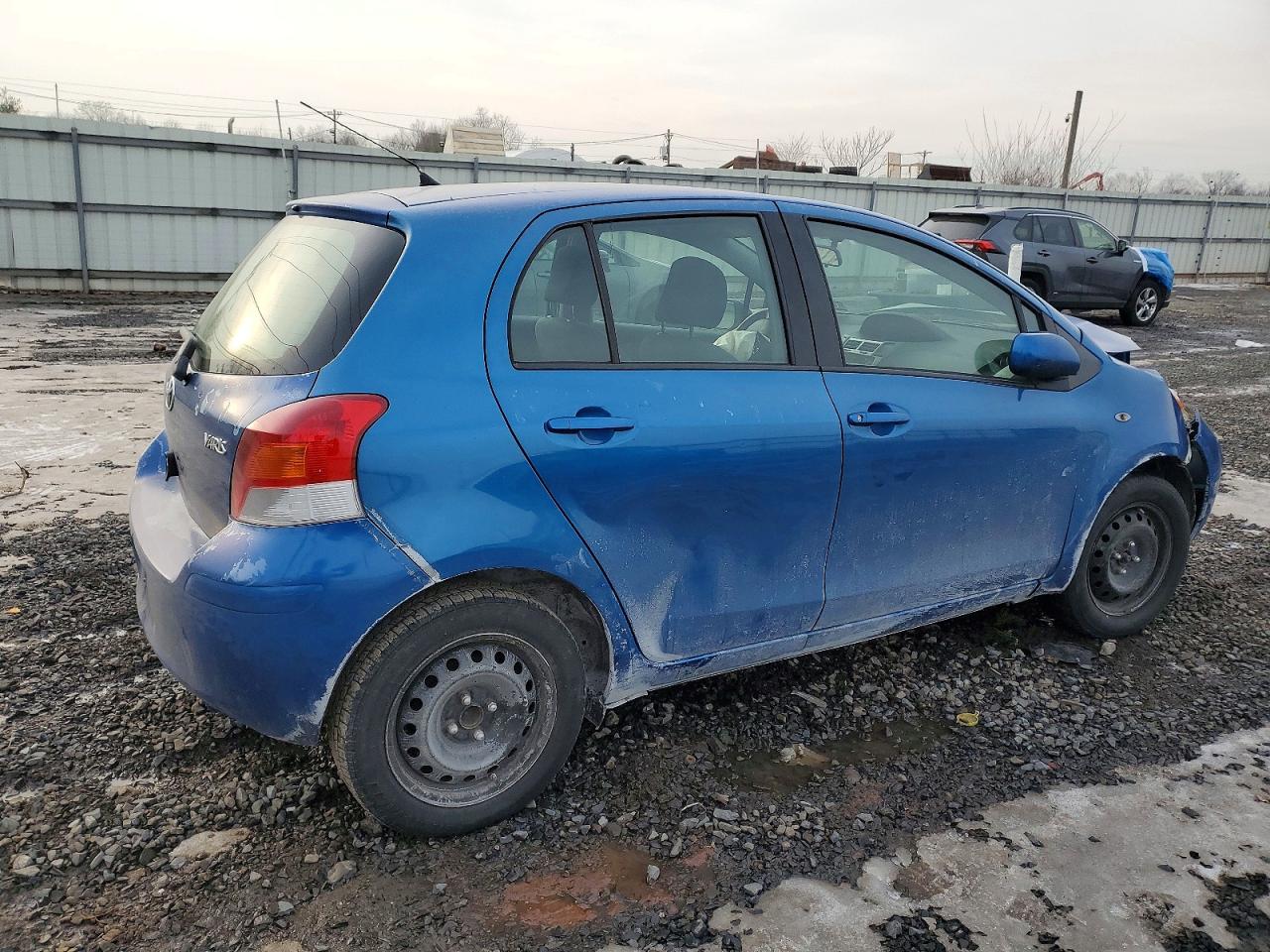 2010 TOYOTA YARIS photo 3