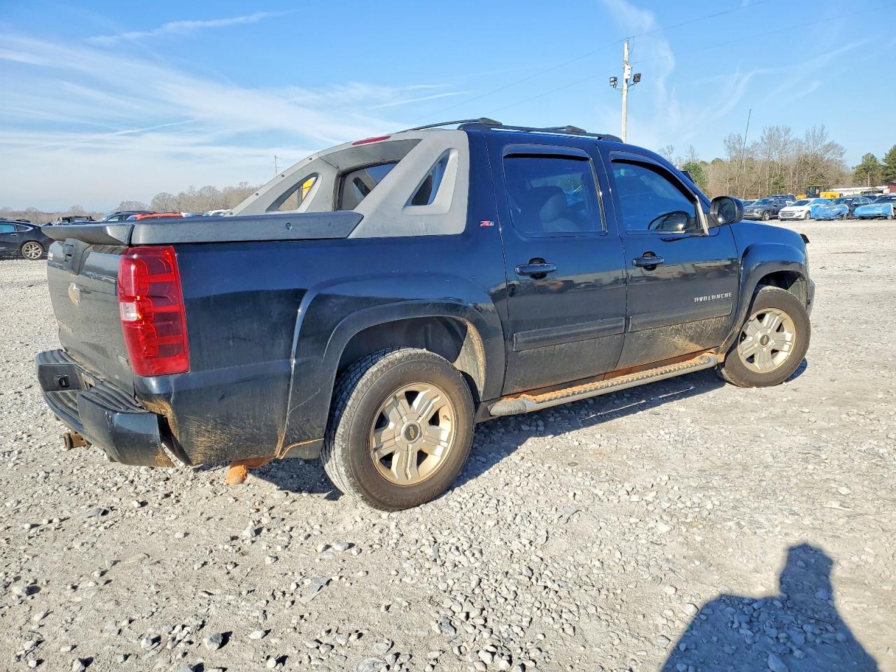2011 CHEVROLET AVALANCHE LT photo 3