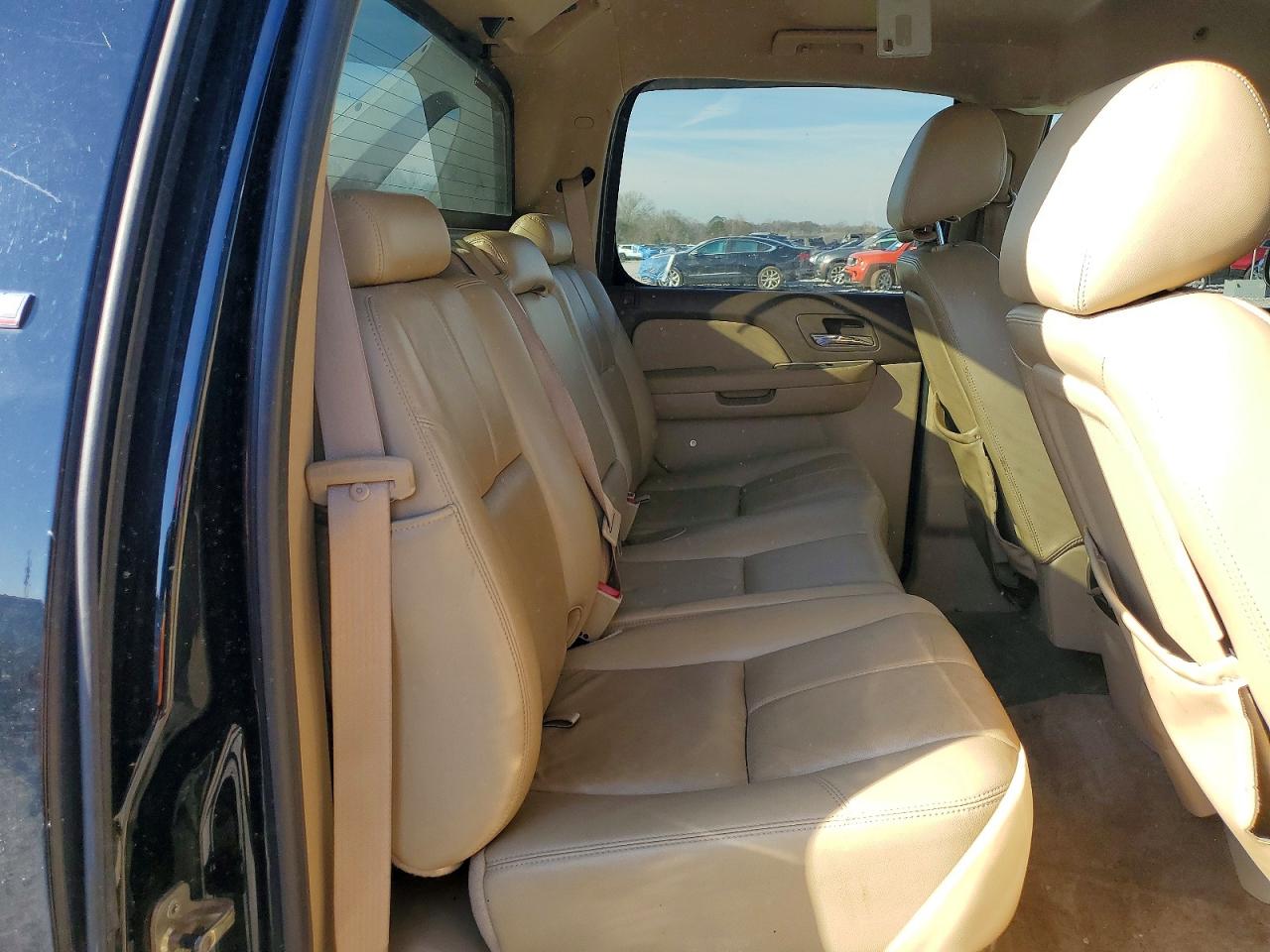 2011 CHEVROLET AVALANCHE LT photo 10